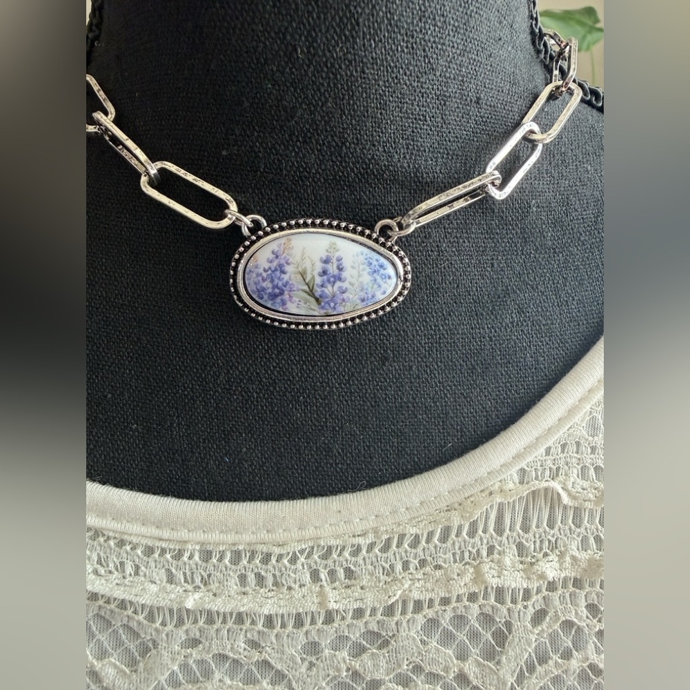 TIPI PRAIRIE MEADOW SILVERTONE NECKLACE